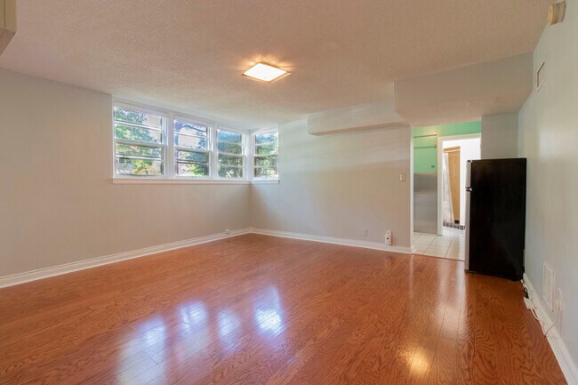 Foto del edificio - 3527 Dupont Ave S