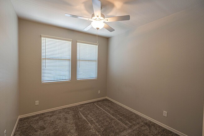 Building Photo - BRAND NEW 4 Bed/2 Bath Home in Promenade!