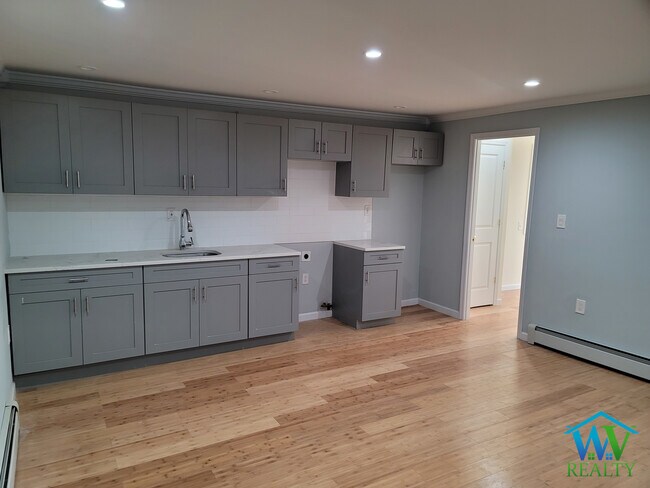 Foto del edificio - 1268 Evergreen Ave