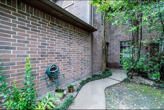 Foto del edificio - 134 Willowwood Cir