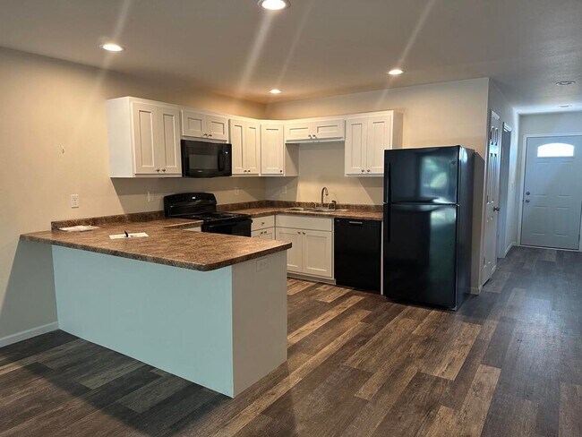 Foto del edificio - 3 Bedroom Duplex