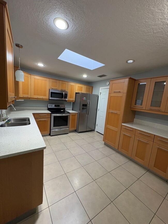 Foto del edificio - Beautiful 3 Beds 2 Baths home