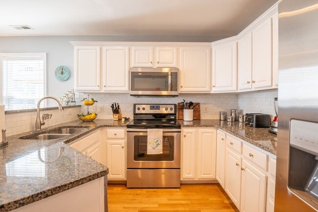 Building Photo - OFF-SEASON FURNISHED MONTHLY RENTAL STARTI...