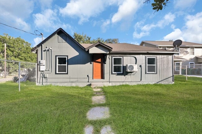 Building Photo - 601 Booker T Washington St