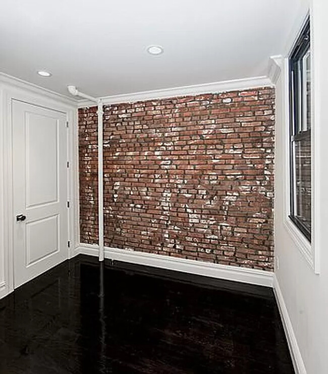 Foto del edificio - 133 E 4th St