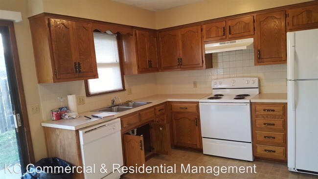 Building Photo - 7013-7015 Orchard St