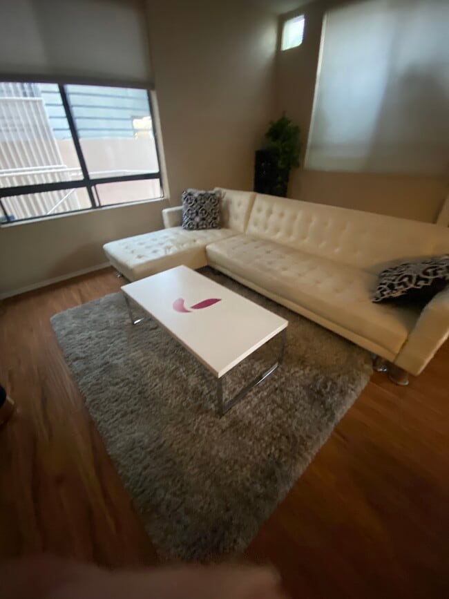 Foto del edificio - 1238 S Holt Ave