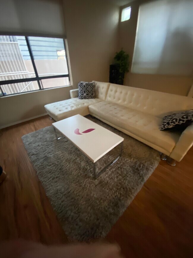 Building Photo - 1238 S Holt Ave