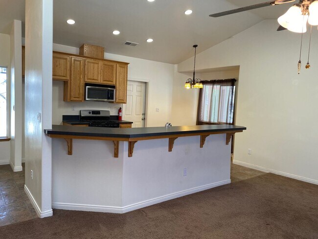 Building Photo - Charming Bear Valley Springs home