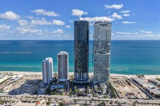 Building Photo - 18555 Collins Ave