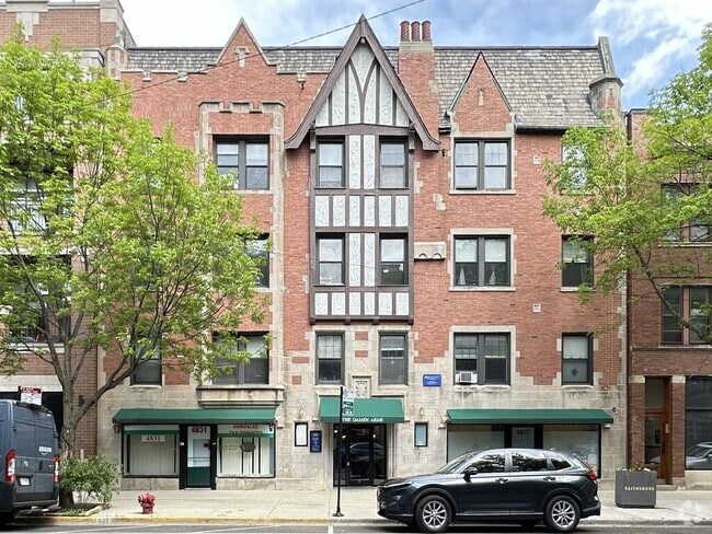 Building Photo - 4832 N Damen Ave