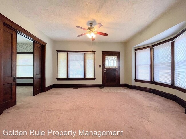 Building Photo - 3 br, 1 bath House - 301 S Snyder