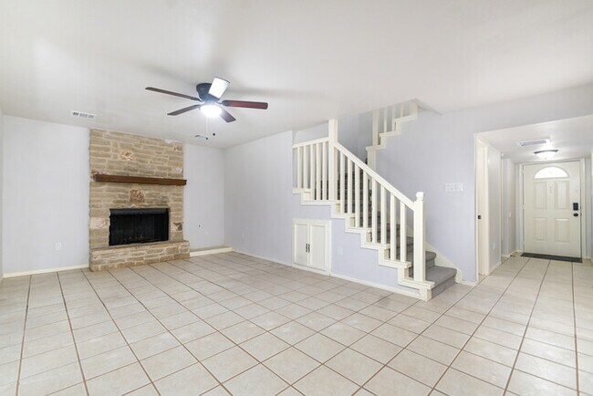 Building Photo - 8404 Timber Crest Dr - For Rent