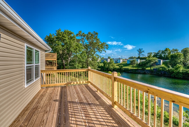 Building Photo - 204 E Sunset Cove Ln