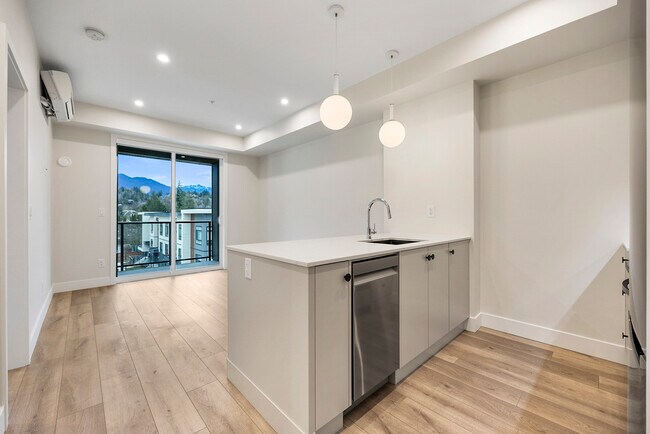 Building Photo - 45511-45511 Campus Dr