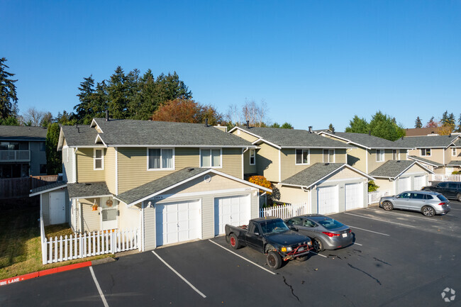 Foto del edificio - Lakeside Townhomes