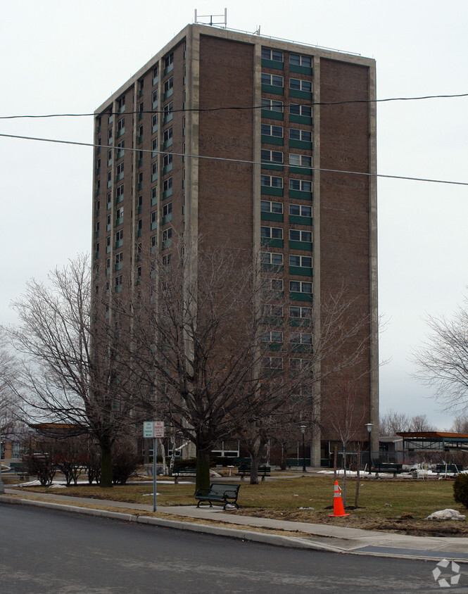 Primary Photo - Midtown Towers