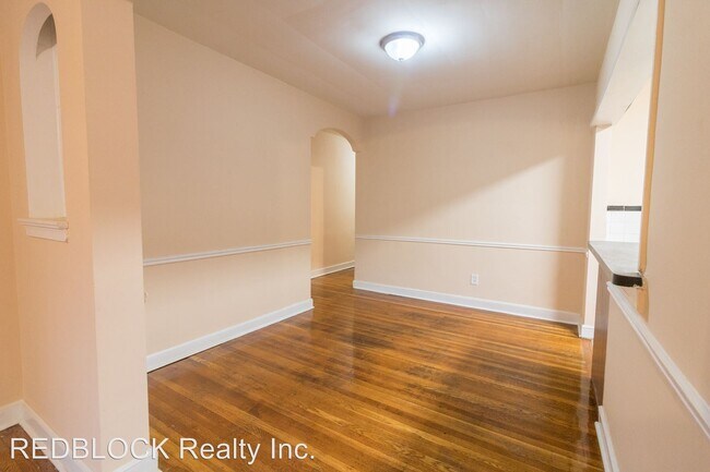 Building Photo - 5963 Woodcrest Ave