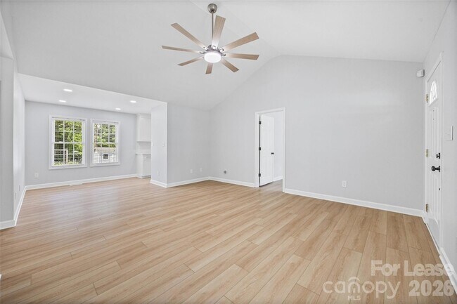 Foto del edificio - 425 Griggs Rd