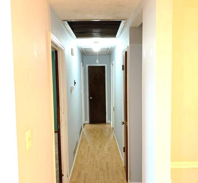 Foto del edificio - 105 Flannigans Pl