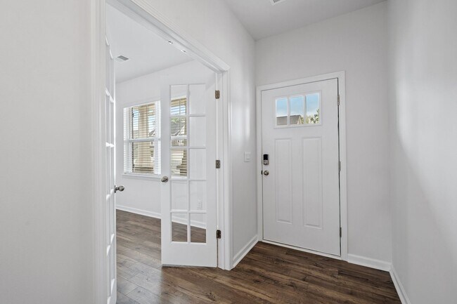 Foto del edificio - 4 BD, 2.5 BA, 2 Car Garage, Home Office - Easy Access to Highway SC-101 and 290