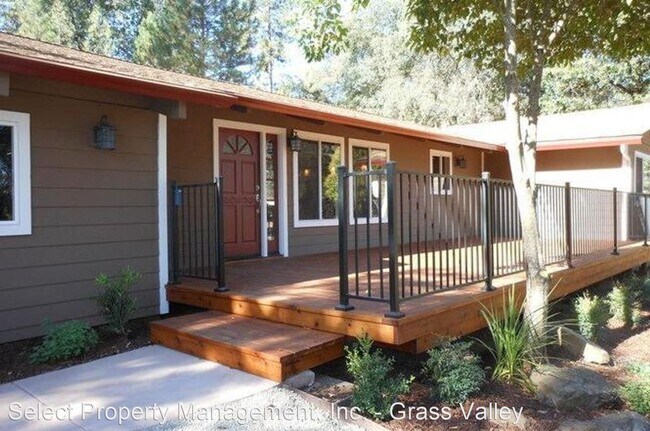Foto del edificio - 3 br, 2 bath House - 12441 Combie Rd
