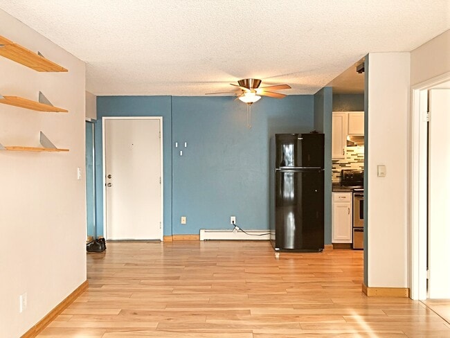 Building Photo - 860 W Moorhead Cir