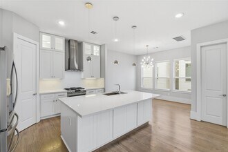 Building Photo - 1716 Ovid St