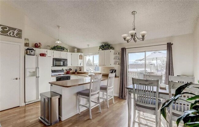 Building Photo - Stunning 3-Bed/2-Bath in Broomfield!