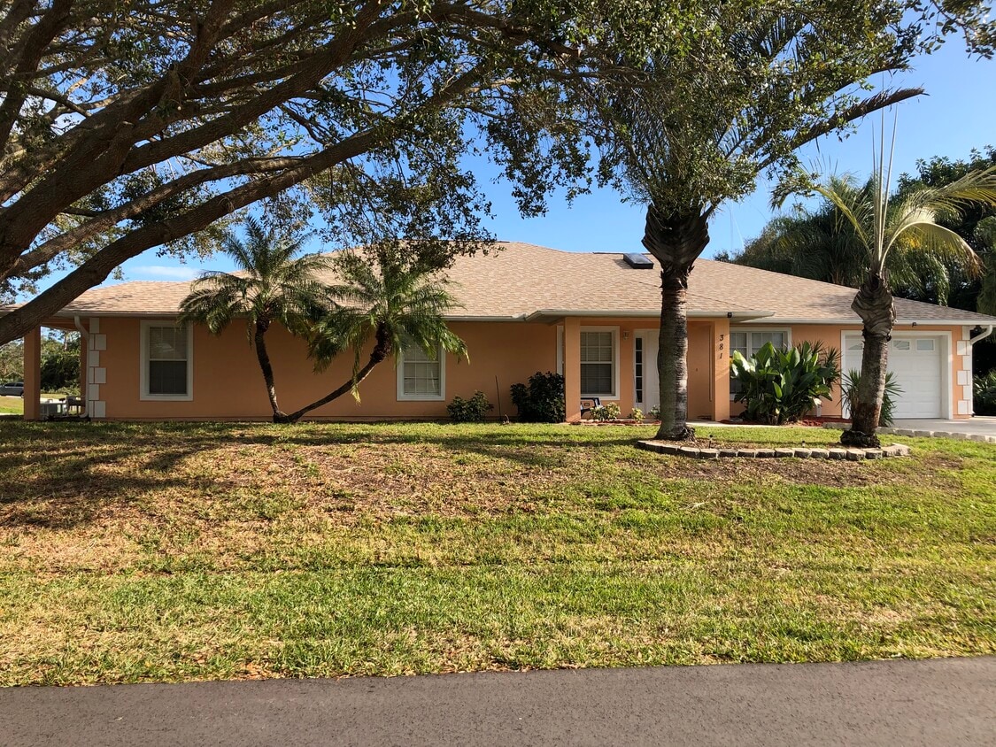 Primary Photo - 381 Del Monte Rd