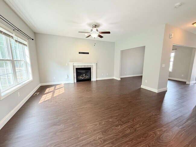 Foto del edificio - Incredible 4 bedroom house in Fox Creek!