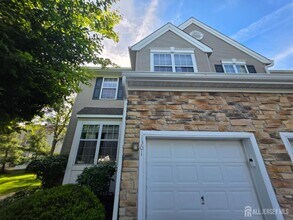 Building Photo - 1301 Dahlia Cir