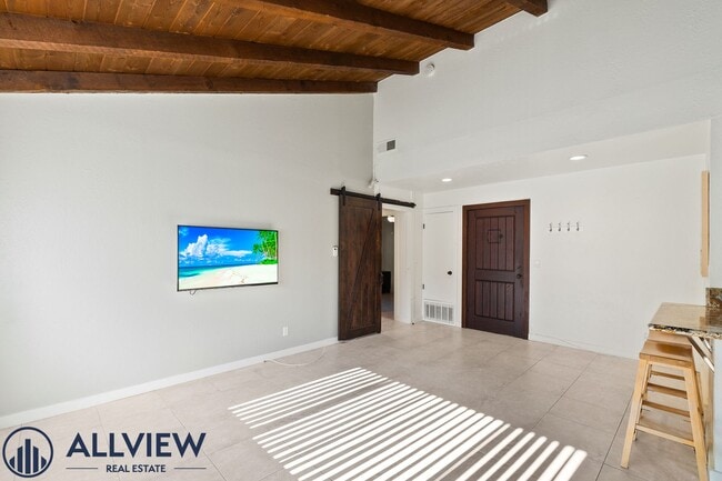 Foto del edificio - Highly upgraded 3 bed 2 bath condo availab...