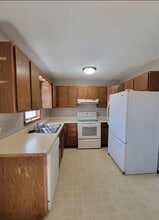 Building Photo - 1026 Castlewood Dr