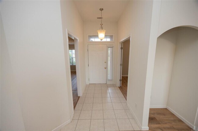 Building Photo - 8824 Stoneridge Pl
