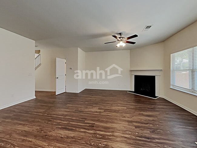 Building Photo - 997 Grenier Terrace