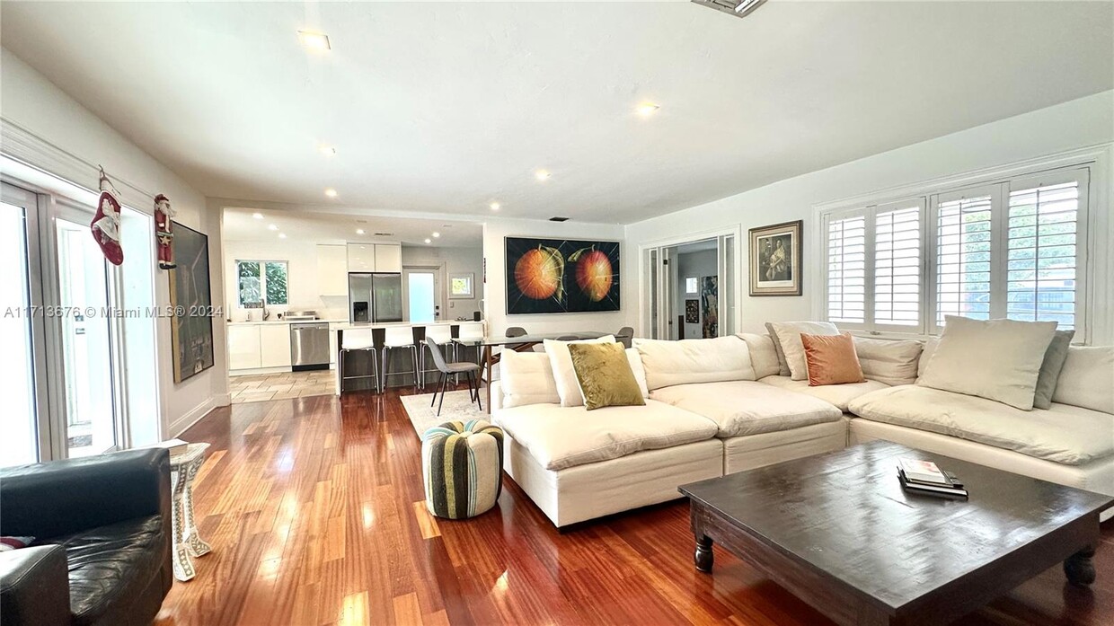Primary Photo - 7300 SW 84th Ct