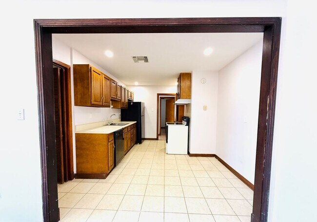 Foto del edificio - 1104 N Bengal Rd