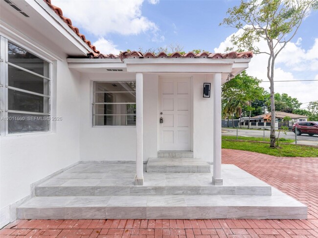 Foto del edificio - 520 NW 32nd Pl