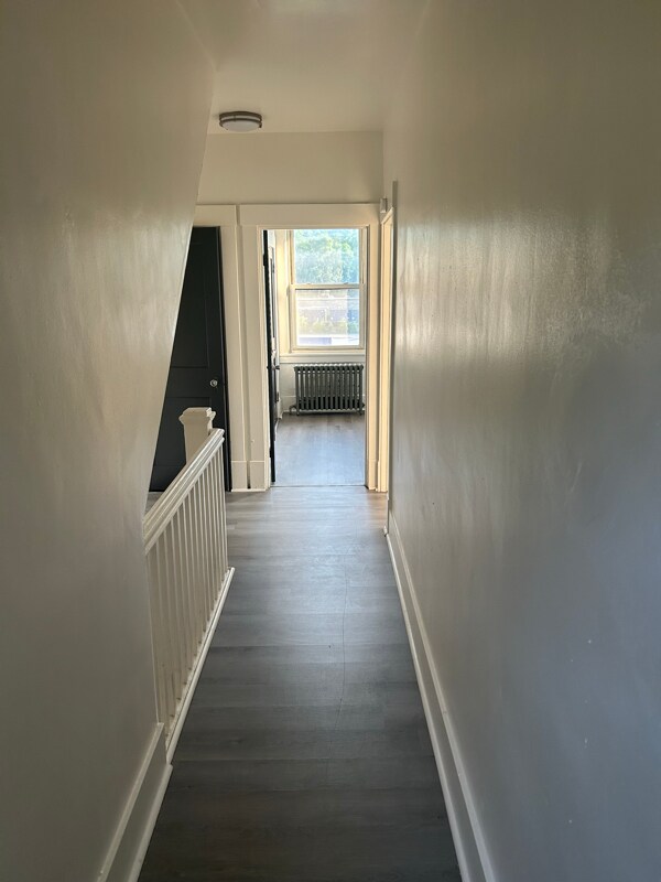 Building Photo - 702 Airbrake Ave