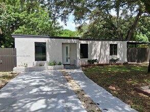 Building Photo - 1535 NE 139th St