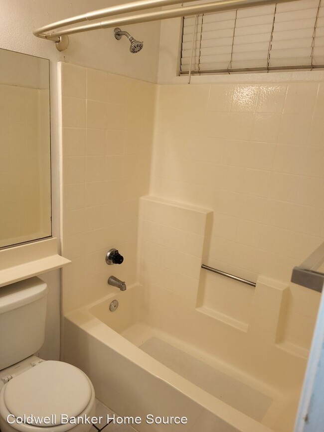 3 br, 2 bath House - 17878 Kendall Cir. photo'