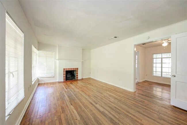 Foto del edificio - 1404 Fairwood Rd
