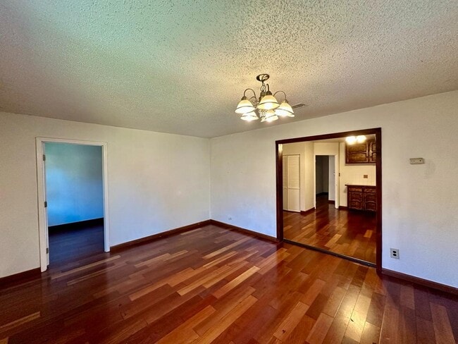 Building Photo - 815 Canyon Rd