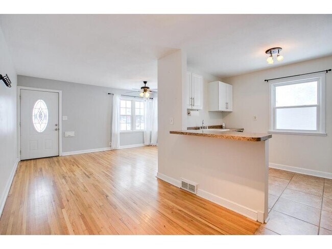 Foto del edificio - 3964 Xenwood Ave S