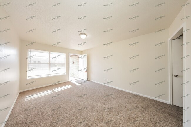 Foto del edificio - 333 W Michael Dr