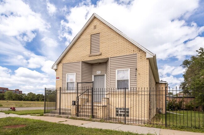 Building Photo - 4256 W Grenshaw St