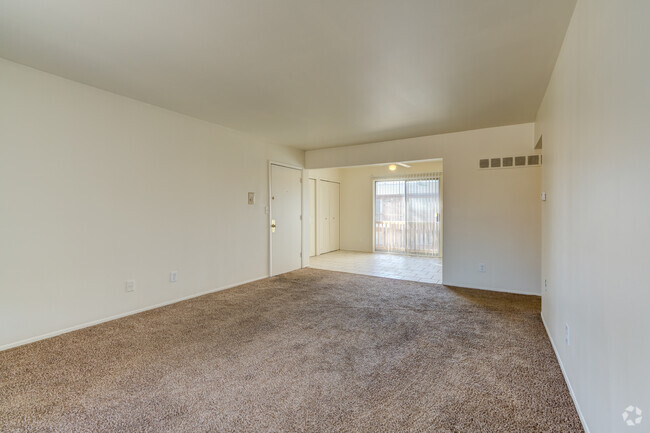 1BR-1BA-700SF - Living Room - Rivershell Lansing Apartments