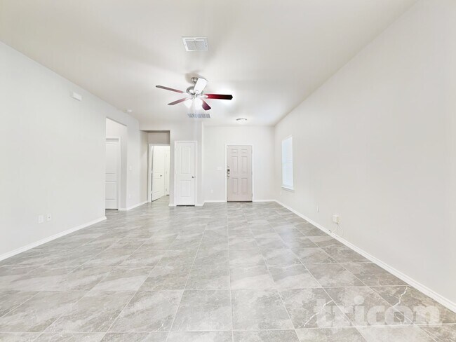 Foto del edificio - 125 Buttercup Bnd