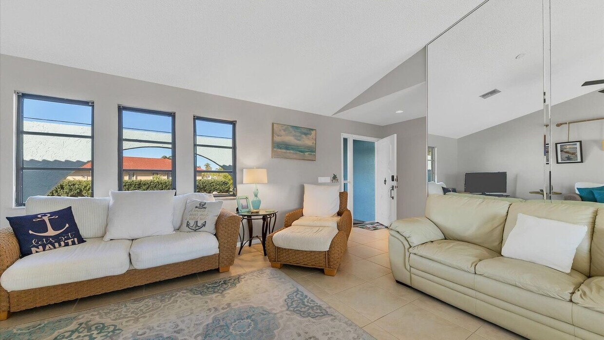 Foto principal - 830 Coronado Dr